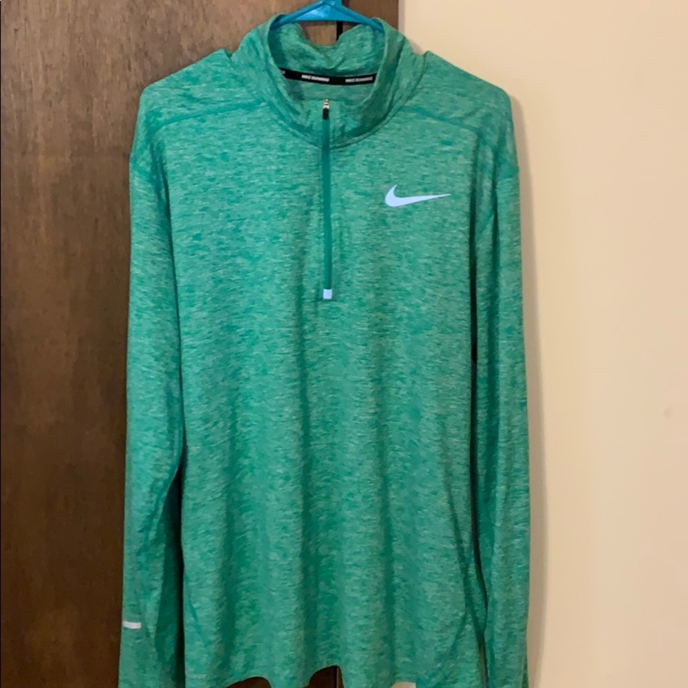 🐢gorgeous NIKE quarter zip🐢